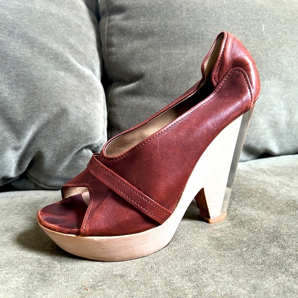 Chloe peep toe platform heel - Picture 1 of 7